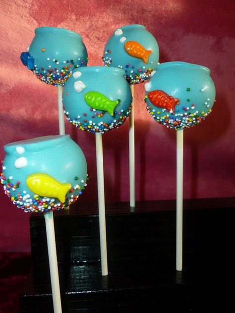 @rowanellie Cupcake Pops, Cake Pop Bouquet, Cake Pop Designs, Cake Ball, Bowl Cake, Cake Bites, Cake Balls, Bake Sale, Cake Pop