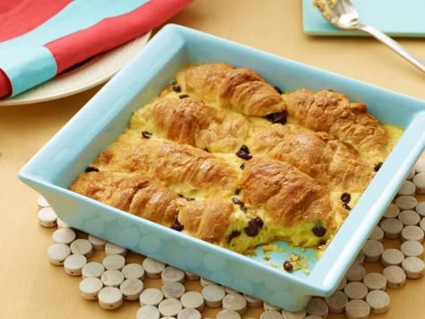 Croissant Bread Pudding Recipe, Croissant Bread Pudding, Bread Pudding Recipes, Barefoot Contessa Recipes, Croissant Bread, Easter Dishes, Ina Garten Recipes, Bread Puddings, Food Network Canada