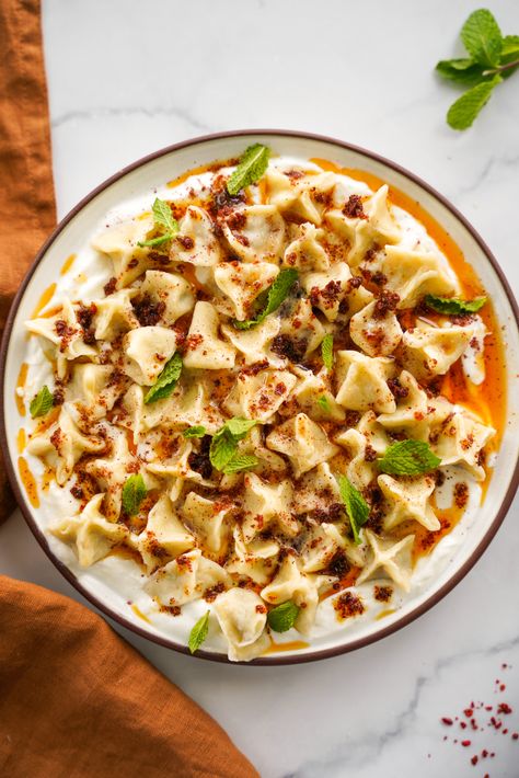 Turkish Manti Manti Recipe, Spicy Butter, Aleppo Pepper, Ramadan Recipes, European Food, Middle Eastern Recipes, Butter Sauce, Turkish Recipes, Iftar