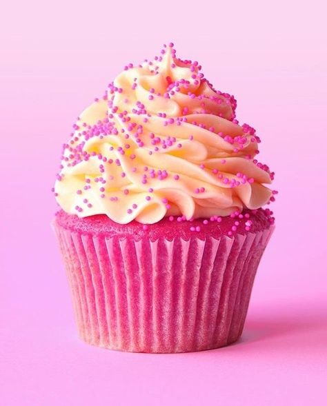 Cupcakes Vintage, Cupcake Vintage, Pink Velvet Cupcakes, Cupcake Pink, Kristina Webb, Fun Cupcake Recipes, Fancy Cupcakes, Velvet Cupcakes, Pumpkin Spice Cupcakes