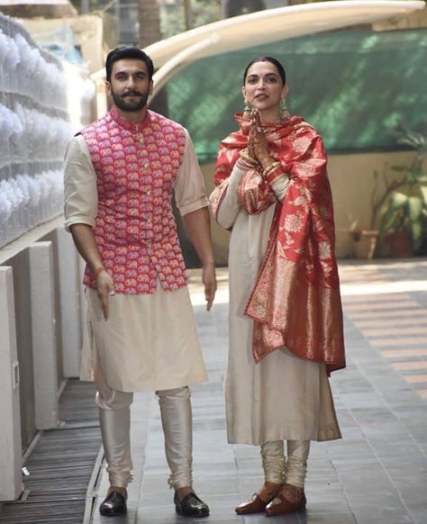 #DeepVeer are back in town. Congratulations once again from all of us for a happiest married life!!! Follow Fillumdekho.com Ranveer Singh Kurta, Celebs Couples, Wallpaper Shoes, Dimple Girl, Deepika Padukone And Ranveer Singh, Deepika Ranveer, Mens Indian Wear, Wedding Kurta For Men, Indian Groom Wear