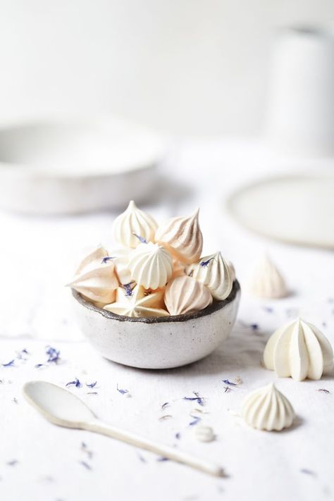 Meringue Kisses, Dessert Photography, Pretty Dessert, Yotam Ottolenghi, Food Photography Inspiration, Food Photography Styling, Almond Cakes, Lemon Meringue, Lemon Blueberry