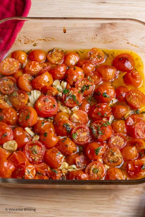 Roasted Cherry Tomatoes - Easy Garlic and Herb Recipe Plum Tomatoes Recipes, Roasted Cherry Tomatoes And Garlic, Roasted Cherry Tomato Recipes, Cherry Tomatoes Recipes, Baked Cherry Tomatoes, Roasted Cherry Tomato Sauce, Roasted Tomatoes And Garlic, Grape Tomato Recipes, Roasted Tomato Salad