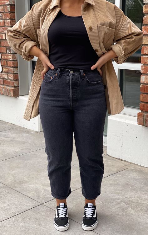 Find out where to get these pieces that create the most perfectly simple fall fashion look!#fallfashion #fallstyle #falloutfits #simplefallfashion #simplefallstyle #casualfallfashion #casualfallstyle #casualfalloutfits #simplefalloutfits #oversizedshirtoutfit #oversizedjacketoutfit #oversizedshacketoutfit #aritziaoutfit #aritziahaul #aritziafashion #aritziastyle #blackjeansoutfit #blackjeansstyle #blackjeansfashion #vansoutfit #neutralstyle #casuallychicfashion #streetstyle #fallstreetstyle Cool Work Outfits Women Plus Size, Comfortable Office Outfits Plus Size, Style Inspiration Plus Size Casual, Style Inspiration Medium Size, Plus Size Therapist Outfits, Curvy Tomboy Style, Outfits With Jeans Plus Size, Minimalist Outfits Women Plus Size, Eclectic Clothes Style