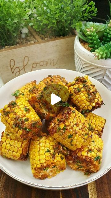 Khadija Siddiqui on Instagram: "Eating Healthier in 2024? I got you 🙌   Wingstop style sweetcorns in Air Fryer  Ingredients and steps:  Take 3 sweetcorns Microwave them for 1 minute  This makes them easier to cut.Cut them into smaller pieces.Drizzle 2 tbsp olive oil on them.Coat them well. Air fry these at 180ºC for 10 minutes on each side  For the sauce: Take 1 tbsp melted butter  1 tbsp olive oil 2 tbsp lemon juice  1 tsp salt 1 tsp paprika 1 tsp garlic granules 1 tsp onion granules  1 tsp black pepper  1 tsp cajun seasoning  2 tbsp chopped coriander/cilantro  Mix everything  Once the sweetcorns are ready, coat them in the sauce and enjoy!  @chefwithpalette   #2024 #healthyfood #weightloss #weightlossrecipes #sweetcorn #wingstop #foodporn #food #foodie #healthyfood #foodies #eeeeeats #y Air Fryer Sweetcorn, Sweetcorn Recipes, Eating Healthier, Veg Dishes, Cajun Seasoning, Air Fry, The Sauce, Sweet Corn, I Got You