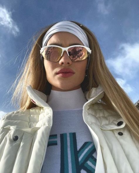 Izabel Kovačić on Instagram: "🌞" Izabel Kovacic, Europe Winter Fashion, Europe Winter, Apres Ski, Winter Style, Winter Fashion, Outfit Inspirations, Sunglasses, On Instagram