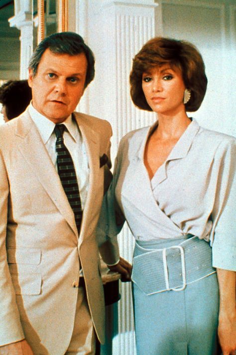 Cliff Barnes & Pam Ewing Dallas Tv Show 1980s, Dallas Tv Show, Victoria Principal, 80 Tv Shows, Red Dress Outfit, Dallas Fashion, Famous Stars, Classic Television, Best Tv Shows