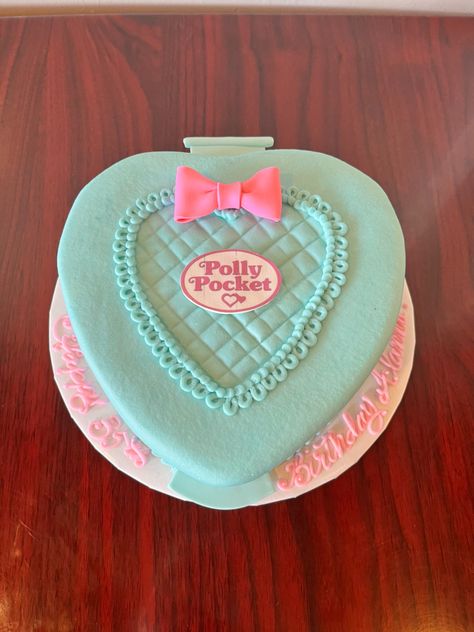 Polly Pocket Cake, Polly Pocket Birthday Cake, Polly Pocket Cake Ideas, Polly Pocket Birthday Party, Polly Pocket Birthday Party Ideas, Polly Pocket Party, 90s Cake Jewelry Box, Polly Pocket Necklace, Heart Shaped Birthday Cake