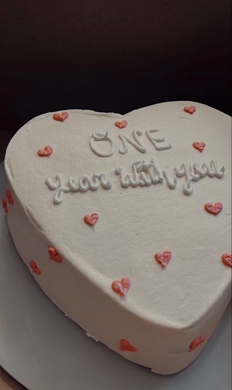 1year Anniversary Cake Ideas, First Anniversary Cake Ideas 1 Year, 1st Year Anniversary Cake, Anniversary Cakes Ideas Couple, Anniversary Heart Cake, 1 Year Anniversary Cake, First Anniversary Cake, Cake 1 Year, Long Distance Anniversary