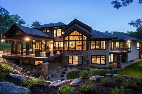 Exquisite organic modern home on a wooded property in Minnesota Modern Villa Exterior, Villa Exterior Design, Rumah Moden, Home Designs Exterior, Backyard Layout, Pelan Rumah, Haus Am See, Lots Of Windows, Exterior Design Ideas