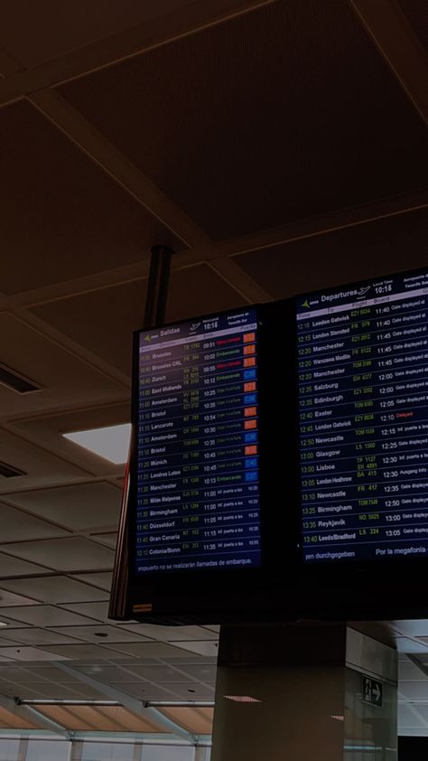 Stansted Airport Aesthetic, First Job Aesthetic, Flying Aesthetic, Happy Onam Wishes, Stansted Airport, Onam Wishes, Plane Aesthetic, Airport Vibes, Airport Flight