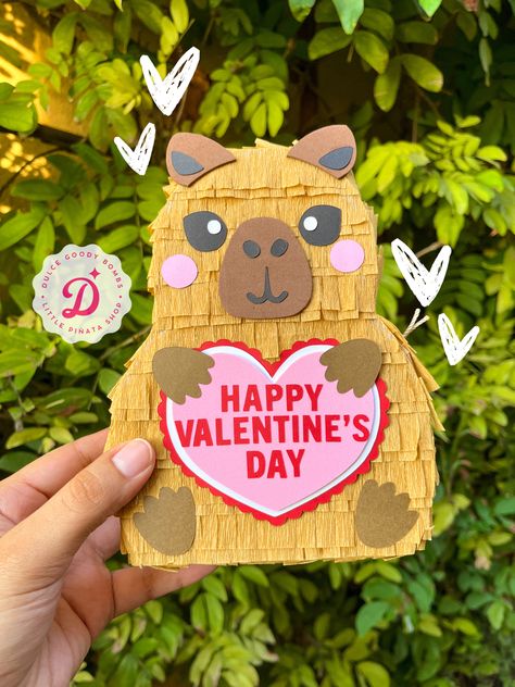 Wedding Pinata, Piñata Ideas, Mini Pinatas, Blue Cakes, Saint Valentine, Big Party, Happy Day, Halloween Crafts, Happy Valentines Day