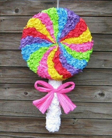 Piñata comida Lollipop Pinata, Swirly Lollipop, Pinata Candy, Pinata Ideas, Willy Wonka Party, Unicorn Pinata, Candy Themed Party, Candy Land Birthday Party, Rainbow Lollipops