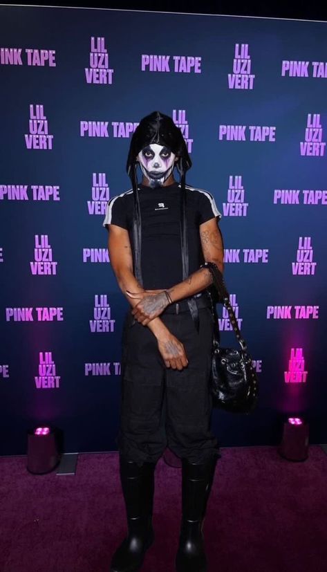 Playboi Carti Outfits, Vamp Makeup, Halloween Makeup Clown, Body Type Drawing, Concert Makeup, Halloween Makeup Easy, Rap Artists, Gothic Aesthetic, Concert Fits