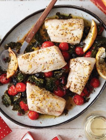 Cod And Kale Recipes, Fish And Kale Recipes, September Meals, Lemon Baked Cod, Baked Haddock, Roasted Cod, Cod Fillets, Garlic Kale, Olive Recipes