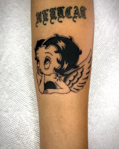 Angel Betty Boop, Betty Boop Tattoo Ideas, Bandana Tattoo, Betty Boop Tattoo, Tattoos Angel, Betty Boop Tattoos, Cartoon Character Tattoos, Spooky Tattoos, Stylist Tattoos