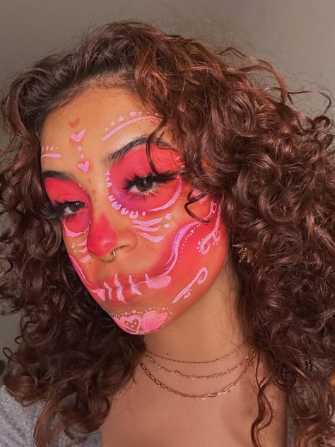 Pink Skull Makeup Halloween, Baddie Skull Makeup, Pink Sugar Skull Makeup, Full Face Halloween Makeup, Mexican Face Paint, Mexican Makeup Look Traditional, Sugar Skull Makeup Pretty, Colorful Skull Makeup, Pink Skull Makeup