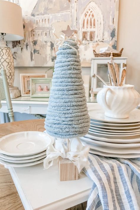 Yarn Wrapped Cone Trees, Styrofoam Christmas Tree Ideas With Yarn, Diy Cloth Christmas Trees, Diy Yarn Christmas Tree Decorations, How To Make Small Christmas Trees, White Yarn Christmas Tree, Diy Craft Christmas Trees, Yarn Christmas Trees Cone, Yarn Wrapped Christmas Tree Diy