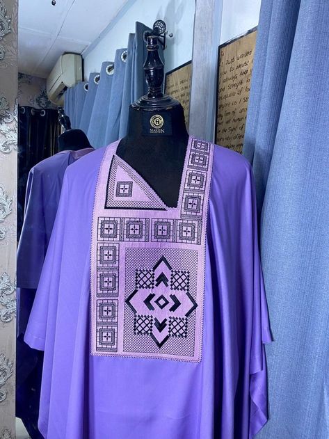 33 Latest Agbada Style Inspos To Make You More Stylish For Your Next Event Latest Agbada Designs, African Garments, Agbada Designs For Men, Agbada Design, Dashiki For Men, African Suit, Nigerian Men Fashion, Popular Places, Cap Display