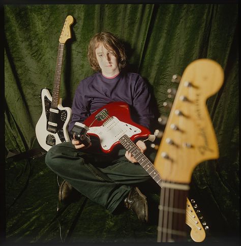 Valentine Poses, Kevin Shields, Fender Jazzmaster, Bon Scott, Tower Records, Sonic Youth, Underground Music, Dream Pop, Riot Grrrl