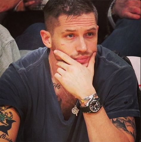 Tom Hardy. Fighting Irish tat. Jesus it doesn't get hotter!! Tom Hardy Lawless, Edward Thomas Hardy, Tom Hardy Actor, Men Tattoos, Fc Chelsea, The Perfect Guy, Tom Hardy, Man Crush, Look At You