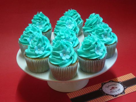 CUPCAKE ESPIRAL E FLORZINHA AZUL - CUPCAKE FROSTING Y FLOR CELESTE Cupcake Frosting, Frosting, Cupcake