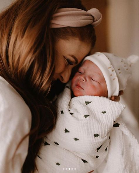 It's a Boy! Jeremy Roloff and Audrey Roloff Welcome Son Bode James: 'Welcome to the Family' Redhead Baby Boy, Jeremy And Audrey Roloff, Roloff Family, Redhead Mom, Redhead Baby, Tori Roloff, Audrey Roloff, Rafael Miller, Book Video