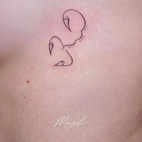 Scorpion Simple Tattoo, Small Scorpion Tattoo Woman Zodiac, Leo Wrist Tattoo, Cute Scorpio Tattoo For Women, Feminine Scorpio Tattoo, Tattoo Scorpion Zodiac, Scorpion Tattoo Feminine Scorpio, Little Scorpion Tattoo, Scorpion Zodiac Tattoo