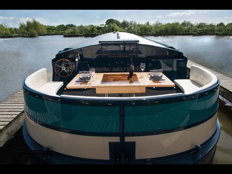 Narrow Boats For Sale, Sailboat Restoration, Canal Boat Interior, Barge Boat, Narrowboat Interiors, Boat House Interior, Houseboat Living, Narrow Boats, Boat Interiors