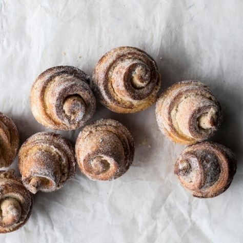 Earl Grey Cake Recipe, Swedish Cardamom Buns Recipe, Cardamom Buns Recipe, Swedish Cardamom Buns, Creme Puffs, Earl Grey Cake, Grey Cake, Cinnamon Bun Recipe, Cardamom Buns