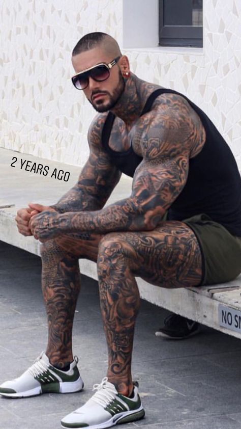 Tatted Men, Boy Tattoos, Inked Men, Mens Workout Clothes, Muscular Men, Muscle Men, Gay Pride, Women's Fitness, Male Models