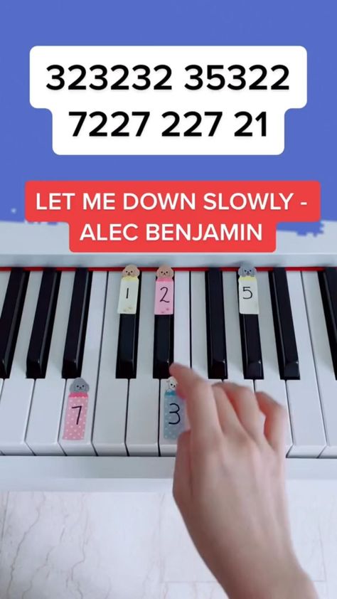 Let Me Down Slowly, Piano Tutorials Songs, Piano Songs For Beginners, Piano Sheet Music Letters, Piano Forte, Piano Music Easy, Piano Notes Songs, Alec Benjamin, Piano Music Lessons