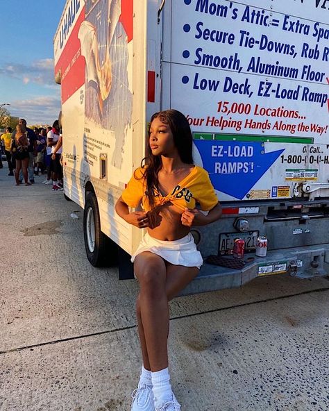 Hbcu Outfits, College Football Game Outfit, Hbcu Fashion, College Gameday Outfits, Aesthetic Football, Homecoming Games, Homecoming Outfit, Tailgate Outfit, Football Game Outfit