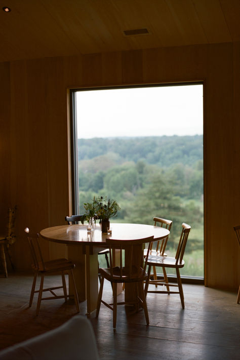 image of Inness wedding venue in Upstate New York Upstate New York Apartment, Upstate Ny Elopement, Fall Wedding Upstate New York, Wedding Upstate New York, Wedding Dress Aesthetic, Upstate New York Mansion, New York Wedding Venues, Modern Wedding Inspiration, Upstate New York