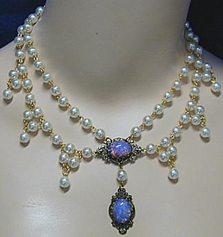 Necklace Opals and Pearls Bollywood Jewelry Necklaces, Elizabethan Jewelry, Antique Pearl Necklace, Tupperware Party, History Jewelry, Medieval Necklace, Vintage Jewelry Antique, Costume Necklace, Queen Jewelry