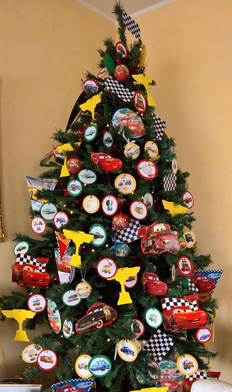 Blaze And The Monster Machines Christmas Tree, Cars Christmas Tree Disney, Cars Theme Christmas Tree, Lightning Mcqueen Christmas Tree, Christmas Disney Tree, Disney Cars Christmas Tree, Disney Cars Christmas, Cars Christmas Tree, Disney Christmas Decorations Diy