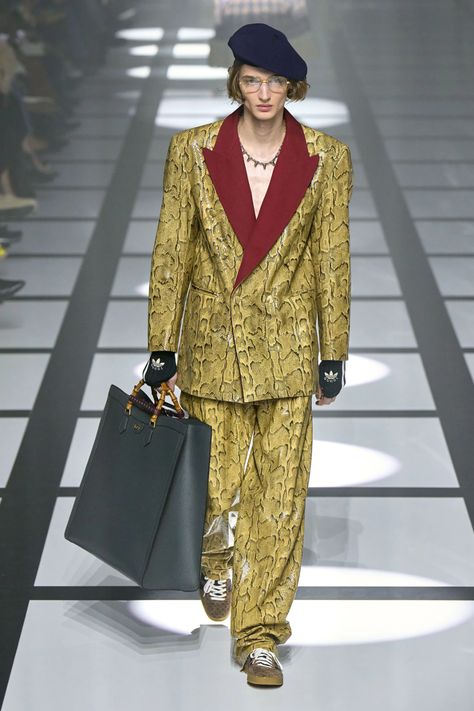 Gucci Fall 2022 Ready-to-Wear Collection | Vogue Fashion Men Runway, Gucci Fall 2022, 70s Fashion Men, Men Runway, Adidas Dress, Mens Editorial, High Fashion Outfits, Fall 2022, Fashion Show Collection