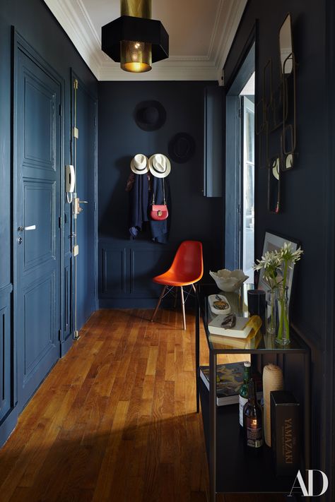 Joyous Paris Apartment | Architectural Digest Studio Mcgee Living Room Sofas, Ideas Recibidor, Mcgee Living Room, Studio Mcgee Living Room, Blue Hallway, Small Floor Plans, Apartment Entryway, Dark Blue Walls, Photo Room