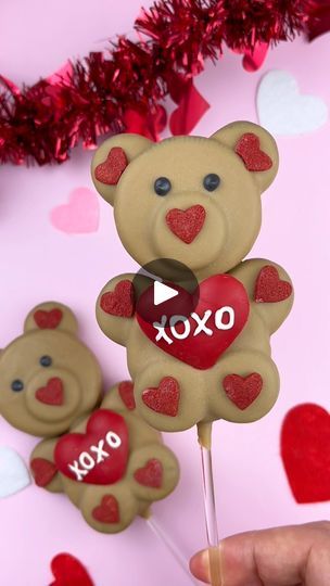 2.4M views · 56K reactions | Valentines Oreo pops. These teddy pops are another favorite from last year. #oreo #oreos #oreopops #oreopop #teddybear #valentine #valentines #valentinesdayideas #valentinesdaytreats #valentinesdaycookies #cookie #cookies #chocolatecoveredoreos #dippedoreos #valentinesbaking #valentinesideas #valentinesinspo | beautyanddasweetz | Michael Bublé · L O V E Valentine Foods, Christmas Oreos, Valentines Cookies, Valentines Baking, Peanut Butter Oreo, Teddy Bears Valentines, Dipped Oreos, Oreo Pops, Bear Cookies