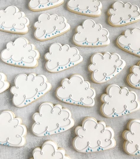 Sprinkle Baby Shower Girl, Raindrop Baby Shower, Rain Baby Showers, Cloud Baby Shower Theme, April Baby Shower, Baby Boy Sprinkle, Rain Baby, Baby Lamb Baby Shower, Showers Of Blessing