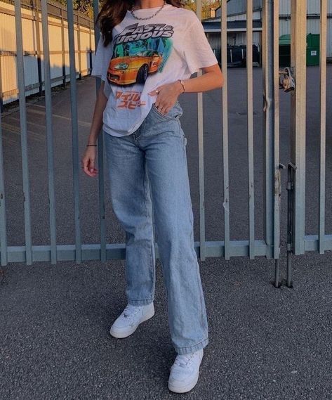 fan outfits account on Twitter: "vintage oversized shirt… " - Vintage outfits - 90s aesthetic outfit Converse Outfits, Teenage Outfits, 90s Fashion Outfits, Grunge Look, Streetwear Fashion Women, Teenager Outfits, Indie Outfits, Moda Vintage, Mode Inspo