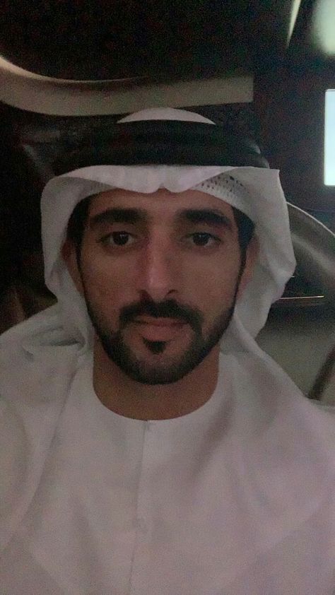 Prince Hamdan Selfie, Jordan Royal Family, Handsome Men Quotes, Handsome Arab Men, Pictures Of Prince, Arab Men, Handsome Prince, My Prince Charming, Good Heart