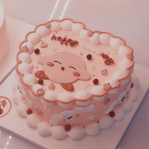 Kirby Cake Aesthetic, Kawaii Cakes Birthday, Kirby Cake Ideas, Kirby Birthday Cake, Kirby Cake, Anime Cake, Mini Cakes Birthday, Cute Baking, Creative Birthday Cakes