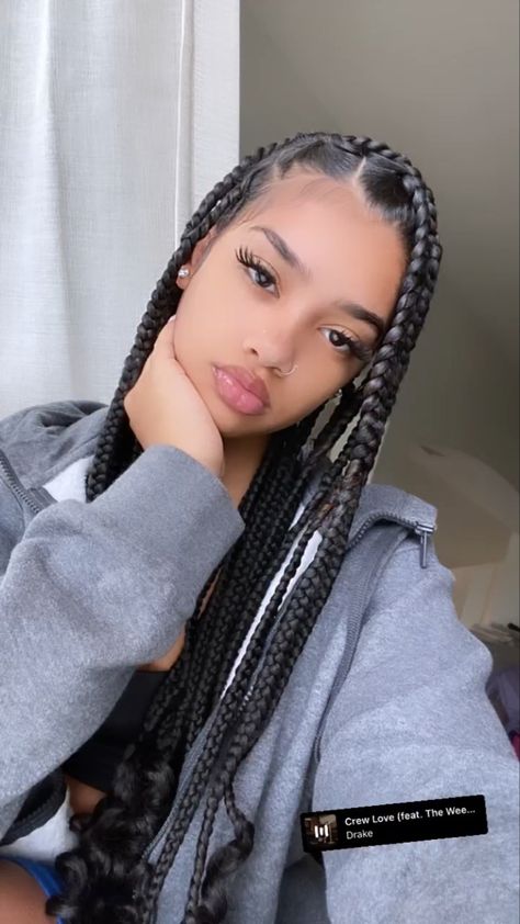 Cute Box Braids, Cute Box Braids Hairstyles, Pretty Braided Hairstyles, Hairdos For Curly Hair, Natural Curls Hairstyles, Peinados Fáciles Para Cabello Corto, Braid Ideas, Girls Braids, Hair Down