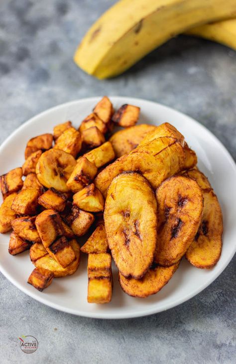 How to Fry Plantain - My Active Kitchen How To Cook Plantains, Baked Plantains, Cooking Bananas, Fried Plantain, Plantain Recipes, Nigerian Recipes, Plantain Chips, Plantains Fried, Nigerian Food