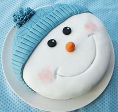 39e4973ba3321b80f37d9b55f63ed8b8 Jul Kaka, Winter Torte, Snowman Cake, Christmas Cake Designs, Christmas Cake Decorations, Xmas Cake, Winter Cake, Xmas Food, Christmas Cupcakes