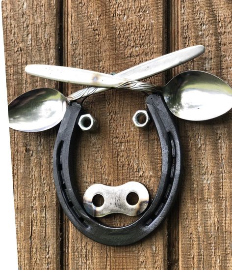 Horseshoe Projects, Recycled Metal Art, Cow Wall Art, Metal Artwork Wall, Cow Face, Horseshoe Crafts, Welding Art Projects, Horseshoe Art, Shoe Crafts