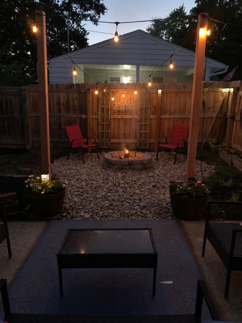 L Shape Backyard Ideas, Small Backyard Pergola Ideas Fire Pits, Fire Pit Ideas Backyard Mulch, Tiny Yard Fire Pit Ideas, Diy Pea Gravel Patio Fire Pit Area, Fire Pit Ideas Backyard Rental, Beach Theme Backyard, Landscaping Around House, Backyard Swings