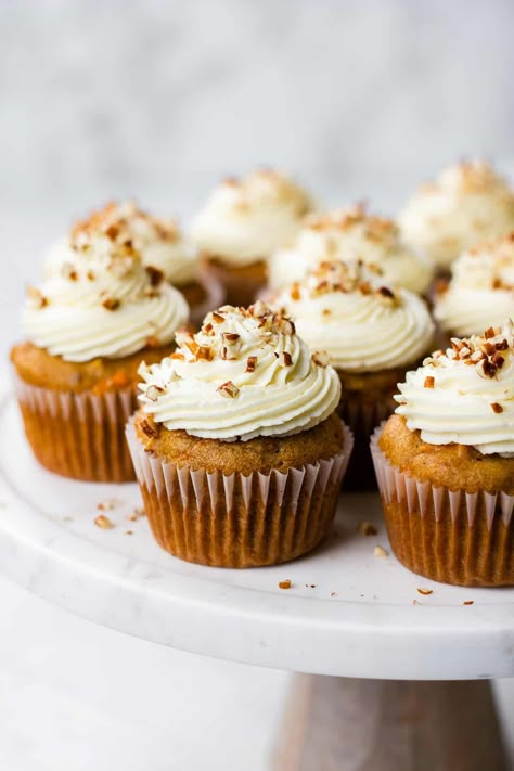 Carrot Cake Cupcakes - Veronika's Kitchen Gluten Free Carrot Cake Cupcakes, Best Shepherds Pie, Carrot Recipes Dessert, Carrot Cupcake Recipe, Best Shepherds Pie Recipe, Cinnamon Roll Cupcakes, Vegan Cream Cheese Frosting, Gluten Free Easter, Gluten Free Carrot Cake