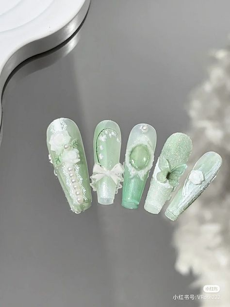 Green Nails Charms, Vietnamese Nail Art, Mint Nails, Sea Nails, Airbrush Nails, Beauty Nails Design, Basic Nails, Nail Art Designs Diy, Really Cute Nails